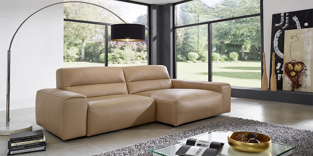 Salotto in pelle con chaise longue modello Bari